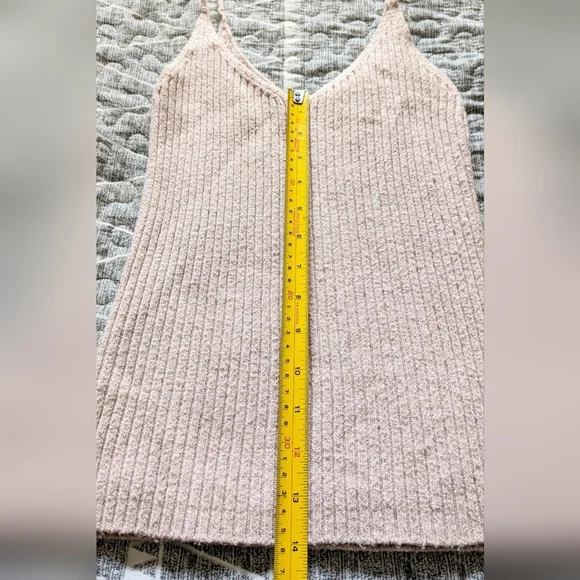 American Eagle, ribbed style, ladies tank, soft pink colour, size Med, EUC - Picture 8 of 10